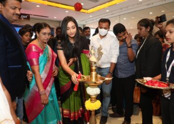 ಸಿಲಿಕಾನ್ ಸಿಟಿಯ ಬಟ್ಟೆ ಪ್ರಿಯರಿಗೆ ಗುಡ್ ನ್ಯೂಸ್