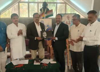 ‘ಗಾಂಧೀಜಿ ಕೊಂದವರನ್ನು ಪೂಜಿಸುವ ವ್ಯವಸ್ಥೆ ಮಾರಕ..!’