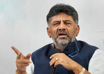 DK Shivakumar Shoe stolen | ಡಿಸಿಎಂ ಶೂ ಕಳ್ಳತನ, ಬೆಳ್ಳಂಬೆಳಗ್ಗೆ ನಡೆದ ಘಟನೆಗೆ ಡಿಕೆಶಿ ಶಾಕ್.!