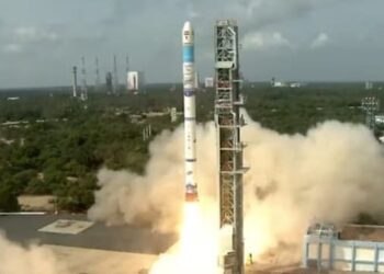 ISRO News | ಇಸ್ರೋ SSLV D3 ರಾಕೆಟ್​ ಯಶಸ್ವಿ ಉಡಾವಣೆ,  ಅಪಾಯಗಳ ಕುರಿತು ಎಚ್ಚರಿಕೆ ನೀಡುವ ಕಿರು ಉಪಗ್ರಹ..!!