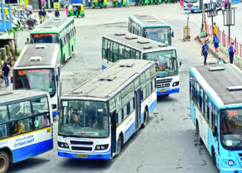BMTC Story | ತಮಿಳಿನಲ್ಲಿ ಆಧಾರ್ ಕಾರ್ಡ್ ಇದ್ದಿದ್ದಕ್ಕೆ ವಿದ್ಯಾರ್ಥಿನಿಯನ್ನ ಕೆಳಗಿಳಿಸಿದ ಕಂಡಕ್ಟರ್..!