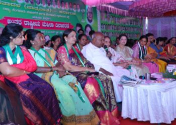 ಮೀಸಲಾತಿ ಸೌಲಭ್ಯ ಕೊಟ್ಟಿದ್ದು ನಾವು, ಅದರ ಪ್ರತಿಫಲ ಸಿಗುತ್ತಿರುವುದು ಕಾಂಗ್ರೆಸ್ ಪಕ್ಷಕ್ಕೆ: ಹೆಚ್.ಡಿ. ದೇವೇಗೌಡರ ಬೇಸರ