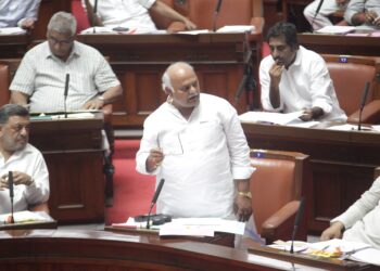 ನೇಕಾರರ ಆತ್ಮಹತ್ಯೆಗೆ 5 ಲಕ್ಷ ಪರಿಹಾರ?
