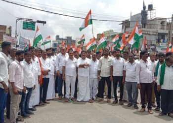 Challakere people made Tiranga Yatra a success despite the heat