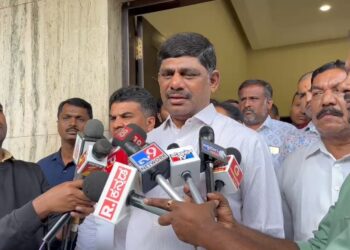 ಬಮುಲ್ ನಿರ್ದೇಶಕ ಸ್ಥಾನಕ್ಕೆ ಸ್ಪರ್ಧೆ: ಮಾಜಿ ಸಂಸದ ಡಿ.ಕೆ. ಸುರೇಶ್
