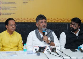 ಮೆಟ್ರೋದಲ್ಲಿ ರಾಜ್ಯದ್ದೂ ಶೆ.50 ರಷ್ಟು ಪಾಲಿದೆ,ಇಲ್ಲಿ ಯಾರಿಗೂ ಕಿವಿ ಮೇಲೆ ಹೂ ಇಲ್ಲ: ಡಿಸಿಎಂ