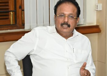 ಬಿತ್ತನೆ ಬೀಜ, ರಸಗೊಬ್ಬರ ದಾಸ್ತಾನಿನಲ್ಲಿ ಯಾವುದೇ ಕೊರತೆ ಇಲ್ಲ : ಎನ್.ಚಲುವರಾಯಸ್ವಾಮಿ
