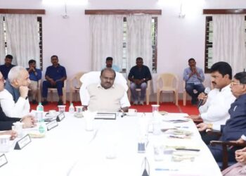 ಭದ್ರಾವತಿಯ ಉಕ್ಕು ಕಾರ್ಖಾನೆಗೆ ಕುಮಾರಸ್ವಾಮಿ ಭೇಟಿ: ಪುನಶ್ಚೇತನ ಕುರಿತು ಪರಿಶೀಲನೆ