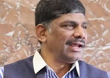 ಕೇರಳ- ಕರ್ನಾಟಕ ನಡುವಣ ಬಾಂಧವ್ಯಕ್ಕೆ ಧಕ್ಕೆಯಾಗದಂತೆ ನಿಯಮ ರೂಪಿಸಿಕೊಳ್ಳಲಿ:ಡಿಕೆ ಸುರೇಶ್