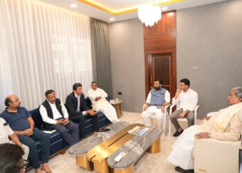 ಐಪಿಎಲ್ ಪಂದ್ಯಕ್ಕೆ ಕ್ಷಣಗಣನೆ, ಸಿಎಂ ಸಿದ್ದರಾಮಯ್ಯಗೆ ಕೆಎಸ್ಸಿಎ ಆಹ್ವಾನ