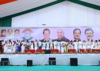 ಪುದುಚೇರಿಯಲ್ಲಿ ಬದಲಾವಣೆಯ ಗಾಳಿ: ರಾಹುಲ್ ಗಾಂಧಿ ಭರ್ಜರಿ ಭರವಸೆಗಳ ಪ್ರಣಾಳಿಕೆ ಬಿಡುಗಡೆ