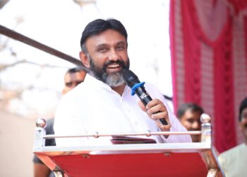 ಬೆಂಗಳೂರು ಗುಲಾಬಿ, ಈರುಳ್ಳಿ ಬೆಲೆ ಕುಸಿತ: ಕೇಂದ್ರದ ನೆರವಿಗೆ ಸಂಸದ ಡಾ. ಕೆ. ಸುಧಾಕರ್ ಮನವಿ