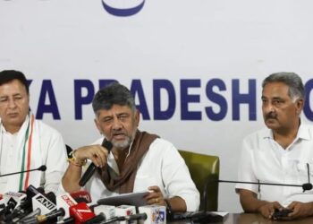 ಇಂಧನ ದರ ಏರಿಕೆ ವಿರುದ್ಧ ಡಿಸಿಎಂ ಡಿ.ಕೆ. ಶಿವಕುಮಾರ್ ವಾಗ್ದಾಳಿ: ಗ್ಯಾರಂಟಿ ದುರ್ಬಳಕೆಗೆ ಬ್ರೇಕ್, 2028ರಲ್ಲೂ ಕಾಂಗ್ರೆಸ್ ಆಡಳಿತ ನಿಶ್ಚಿತ!