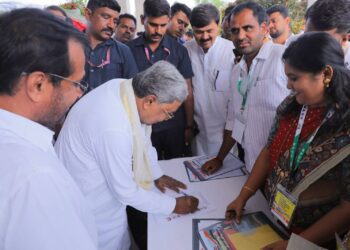 ದಿಲ್ಲಿಯಲ್ಲಿ ಕರ್ನಾಟಕ ಪವರ್ ಪಾಲಿಟಕ್ಸ್: ನಾಳೆ ಬೆಳಗ್ಗೆ 11ಕ್ಕೆ ಹೈಕಮಾಂಡ್ ಜತೆ ಸಿಎಂ ಹೈವೋಲ್ಟೇಜ್ ಸಭೆ!