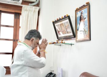 ಅಕ್ಷರಶಃ ನಿಜವಾಯ್ತು ನೊಣವಿನಕೆರೆ ಅಜ್ಜಯ್ಯನ ನುಡಿ: ‘ಬಂಡೆ’ಗೆ ಸಿಎಂ ಪಟ್ಟ ಸಿಗುವ ಬಗ್ಗೆ ಅಂದೇ ಭವಿಷ್ಯ ನುಡಿದಿದ್ದ ಶ್ರೀಗಳು!