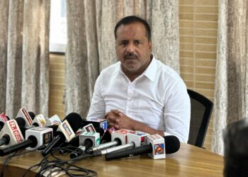 ಸಚಿವರಾಗಿ ಪ್ರಮಾಣ ವಚನ ಸ್ವೀಕರಿಸುವ ಮುನ್ನ ಸ್ಪೀಕರ್ ಸ್ಥಾನಕ್ಕೆ ಯು.ಟಿ. ಖಾದರ್ ರಾಜೀನಾಮೆ: ಪಕ್ಷ ನೀಡುವ ಯಾವುದೇ ಜವಾಬ್ದಾರಿಗೆ ಸಿದ್ಧ ಎಂದ ನಾಯಕ!
