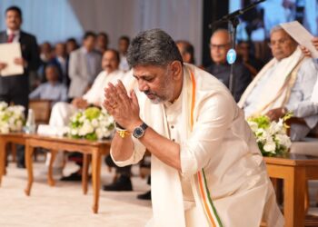 ಮುಖ್ಯಮಂತ್ರಿಯಾದ ತಕ್ಷಣ ಏಳು ಕೋಟಿ ಜನತೆಗೆ ಭಾವನಾತ್ಮಕ ಸಂದೇಶ ರವಾನಿಸಿದ ಡಿ.ಕೆ. ಶಿವಕುಮಾರ್; ಬೊಗಸೆಯೊಡ್ಡಿ ಕೇಳಿದ್ದೇನು?