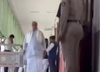 ಅಧಿಕಾರ ಹೋದ ಮೇಲೆ ಸಿದ್ದರಾಮಯ್ಯ ಒಬ್ಬಂಟಿ? ವಿಧಾನಸೌಧದ ಕಾರಿಡಾರ್‌ನಲ್ಲಿ ಒಂಟಿ ಪಯಣದ ವಿಡಿಯೋ ಭಾರಿ ವೈರಲ್!